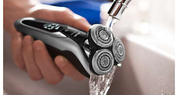 Le rasoir peut être rincé à l'eau du robinet