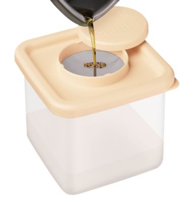 Additional oil container