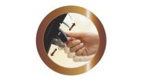 Bec verseur ajustable s’adaptant aisément à la taille de toutes vos tasses
