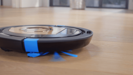 robot aspirador SmartPro Compact en movimiento