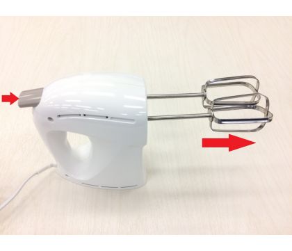 Removing the beaters or dough hooks from the Philips mixer