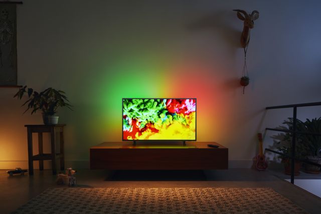 Philips 6703 Review (2018): 4K HDR TV With 3-sided Ambilight - Tech Advisor