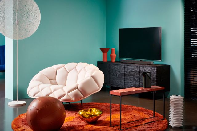 Philips 2020: 9435 LCD Series with 2.1.2 Sound by Bowers & Wilkins Philips 2020: 9435 LCD Series with 2.1.2 Sound by Bowers & Wilkins