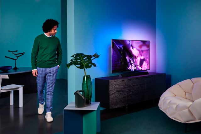 Philips 2020: 9435 LCD Series with 2.1.2 Sound by Bowers & Wilkins Philips 2020: 9435 LCD Series with 2.1.2 Sound by Bowers & Wilkins