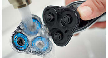 Самобръсначката може да се изплаква с течаща вода