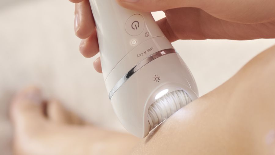 Extra wide epilator head