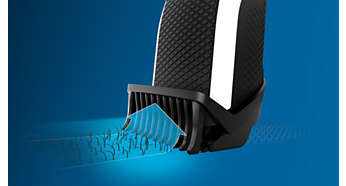 Гребенът Lift & Trim насочва космите към ножчетата за равномерно подстригване