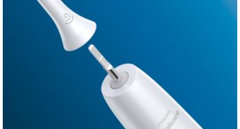 Κουμπωτός σχεδιασμός για εύκολη τοποθέτηση της κεφαλής οδοντόβουρτσας