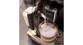 Spuma de lapte fina si cremoasa datorita camerei de spumare rapida a sistemului LatteGo