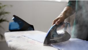 Kolay tutuş için hafif buhar kazanlı ütü