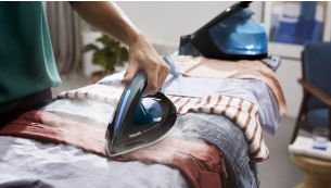 Sıcaklık ayarını değiştirmeniz gerekmeden kotlardan ipek kumaşlara kadar her şeyi ütüleyin