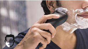 Aquatec para una cómoda afeitada en seco o una refrescante afeitada en húmedo