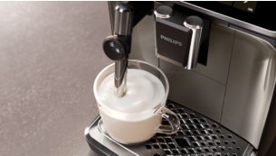 Смачна молочна піна або гаряче молоко з новою паровий трубкою