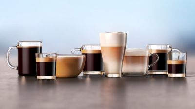 8 kopper kaffe lige ved hånden, herunder latte macchiato