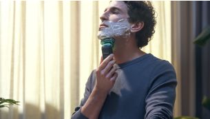 Choose a convenient dry or refreshing wet shave