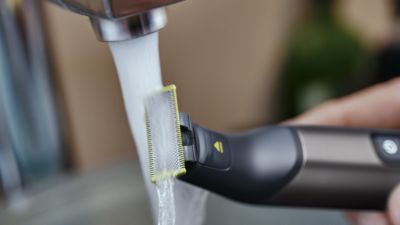 Водонепроницаемый: подходит для влажного и сухого бритья