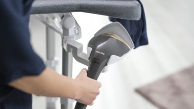 Поворотная док-станция для удобства использования отпаривателя