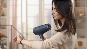 Uscare cu 20 % mai rapida*** cu un flux de aer puternic, de 2300 W