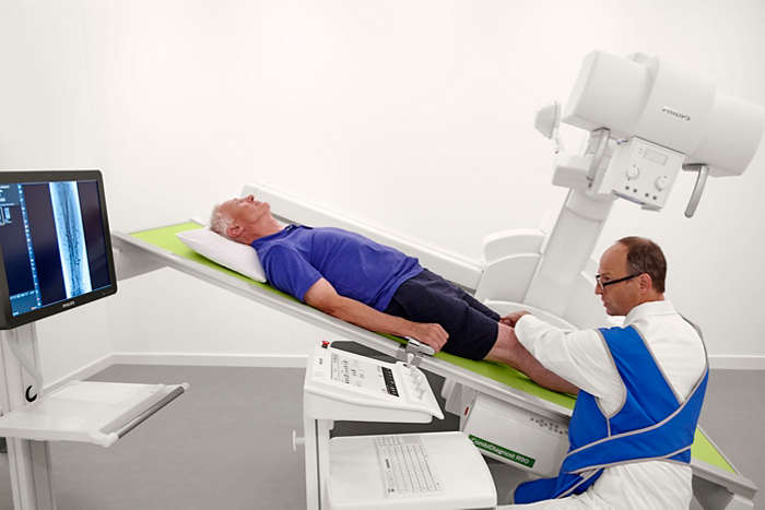 Philips Digital Radiography and Fluoroscopy system (CombiDiagnost R90) in use