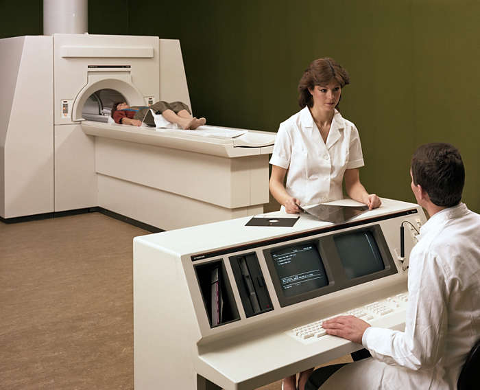 Philips Gyroscan MRI, 1984