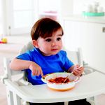 Des couverts adaptés pour que votre enfant apprenne à manger seul