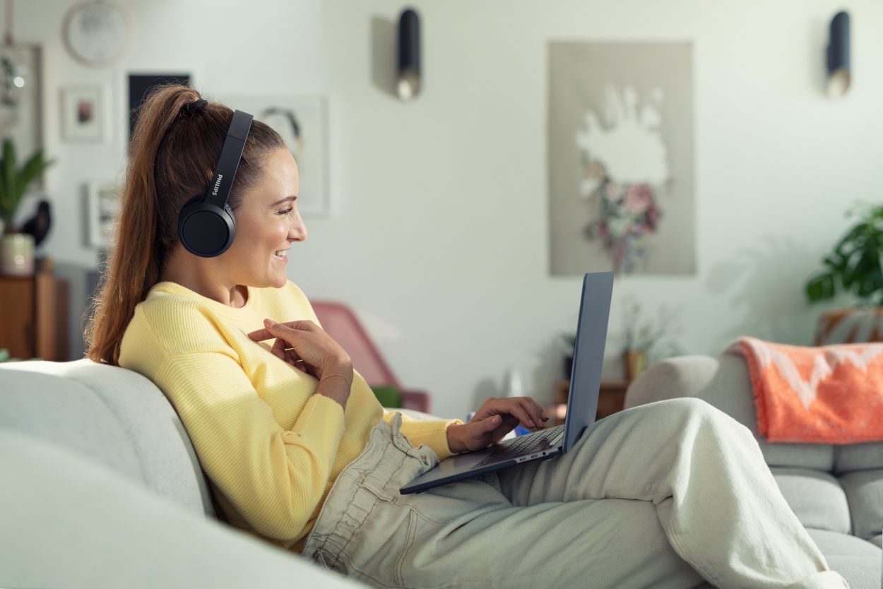 On-ear Wireless Headphones TAH4205BK/00 | Philips