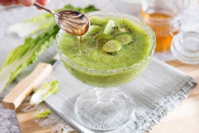 청경채와 함께 먹는 오이 키위