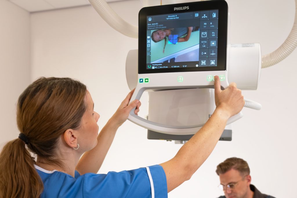 Radiography 7300 C pediatric shoulder examination