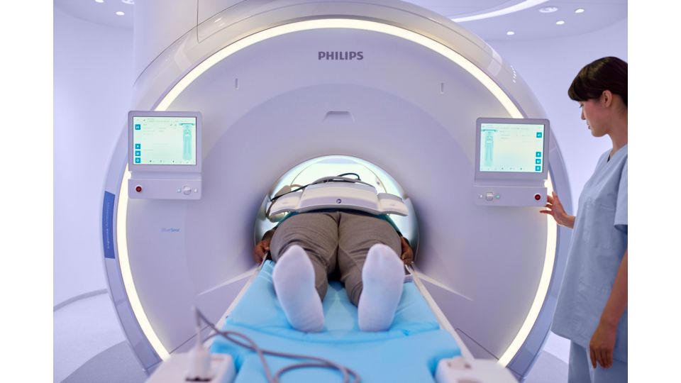 Philips Ingenia Ambition helium-free MR scanner