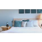 Wake up to FM radio and a smartphone fully charged