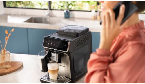 Philips - Cafetera de expreso 3200 Series totalmente automática, con  espumador de leche clásico, 4 variedades de café, pantalla táctil  intuitiva, negro (EP3221/44) : Hogar y Cocina 