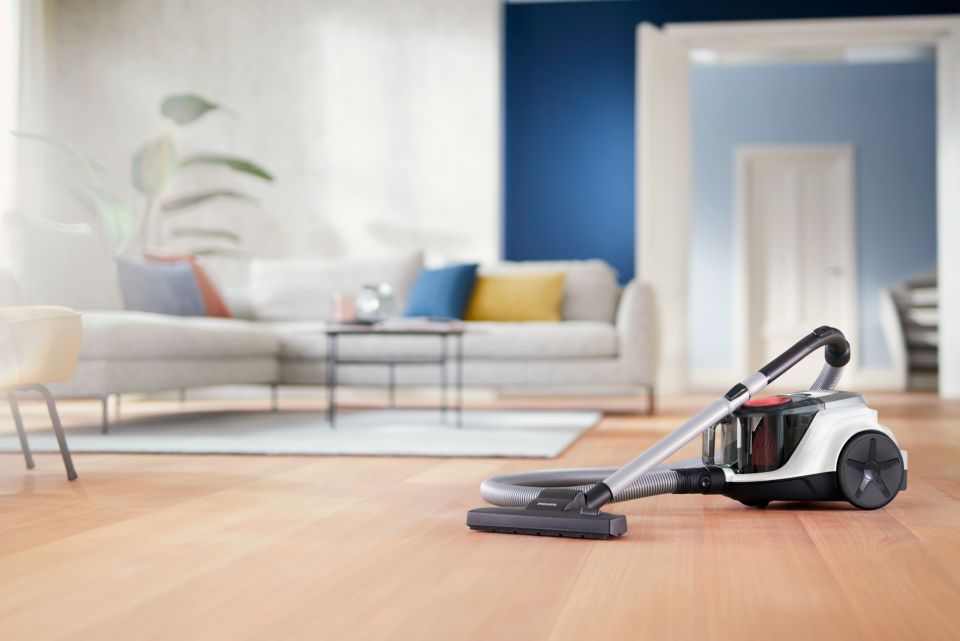 2000 Series Bagless vacuum cleaner XB2042/01 | Philips