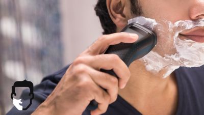 Aquatec para una cómoda afeitada en seco o una refrescante afeitada en húmedo