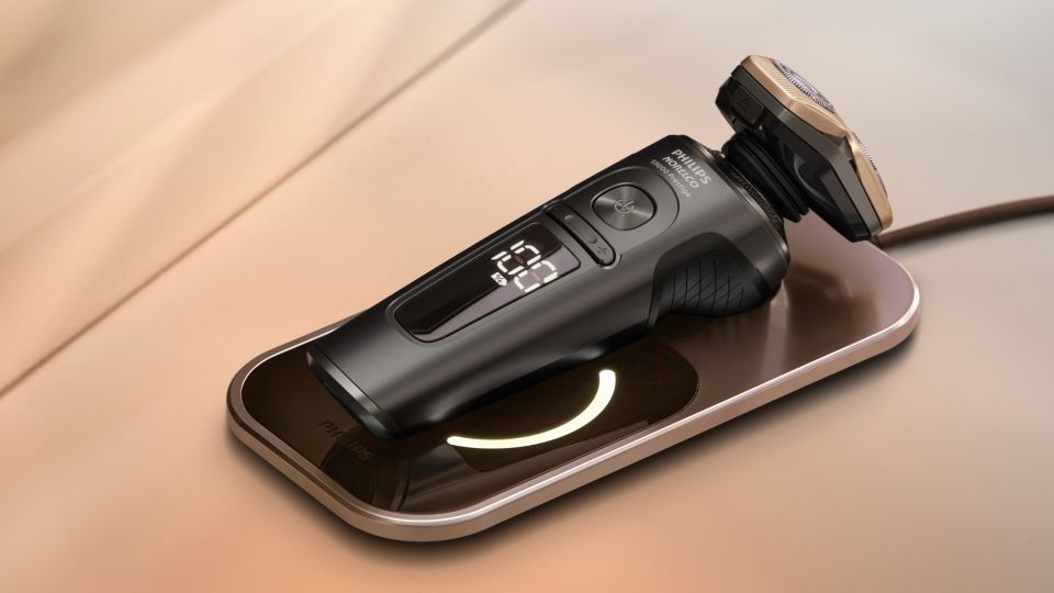 Shaver S9000 Prestige Wet & Dry Electric shaver with SenseIQ