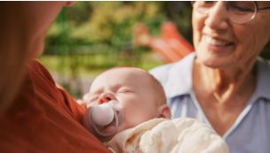 Нравится малышам: в 98&nbsp;% случаев ребенок хорошо принимает соску***