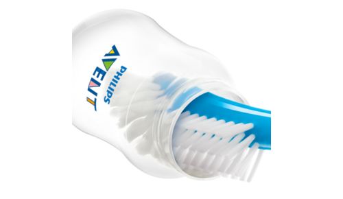 Il collo ampio con angoli arrotondati del biberon garantisce una facile pulizia