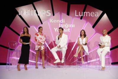 Philips Lumea Kendi Işığını Yansıt etkinliğinde konuk konuşmacılarla panel oturumu