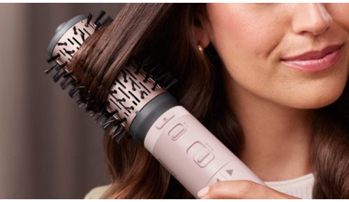 Okrągła szczotka 50 mm zwiększa objętość włosów i ułatwia ich układanie