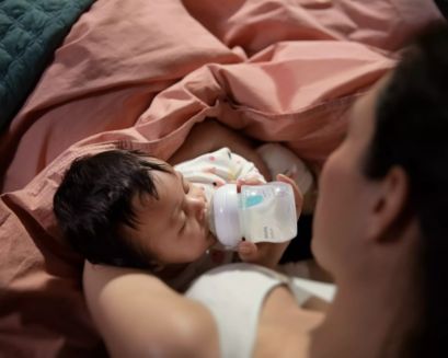 Gros plan sur les brins de la tête de brosse tout-en-un