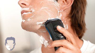 Obtenez un rasage à sec confortable ou rafraîchissant sur peau humide grâce au système AquaTec
