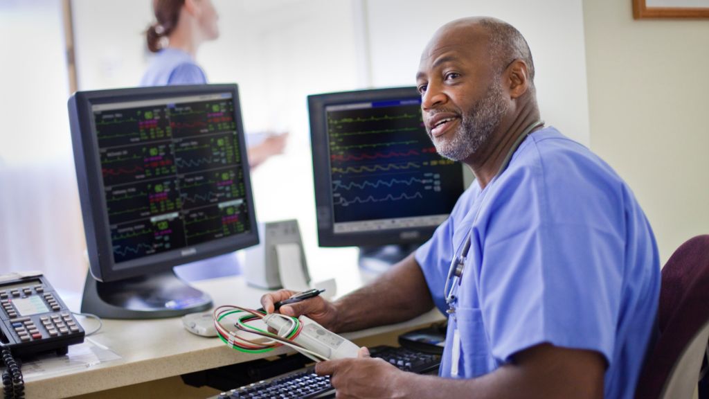 Nurse using Focal Point