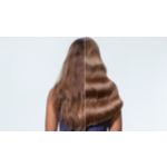 Hydratuje vlasy i při stylingu