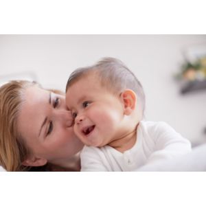 Moisturises and softens skin