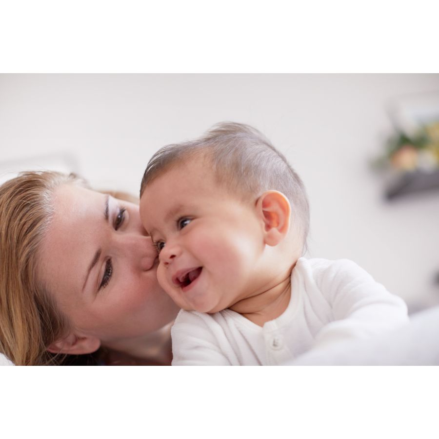 Moisturises and softens skin