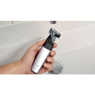Philips Bodygroom Series 5000 Showerproof body trimmer & shaver with 4 accessories