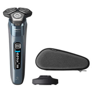 Shaver Series 8000 Wet and dry electric shaver with 2 accessories