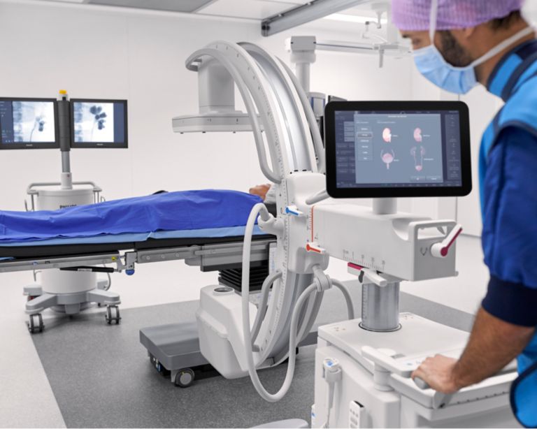 A surgical team uses the Zenition FD mobile C-arm