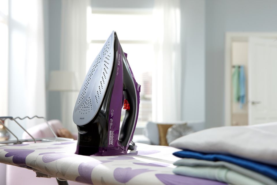 Azur Pro Steam iron GC4885/30 | Philips
