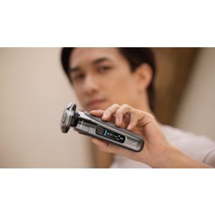 i9000 Wet & Dry -sähköparranajokone, jossa SkinIQ