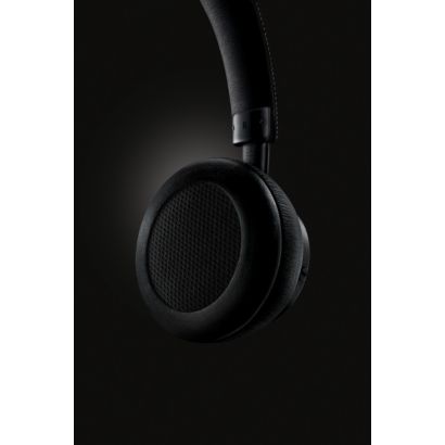 High-fidelity wireless enjoyment. Wherever you go